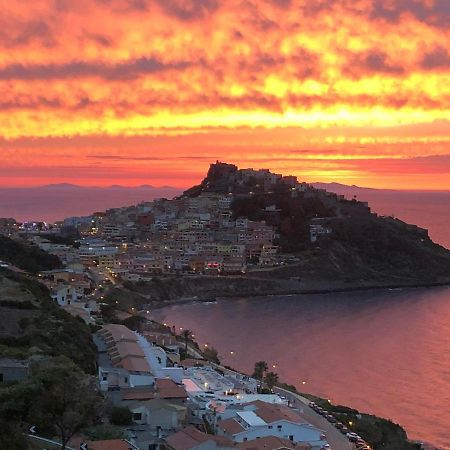 La Tartaruga Spiaggiata - Bilocale Centrale A Pochi Metri Dalla Spiaggia Castelsardo Exterior photo