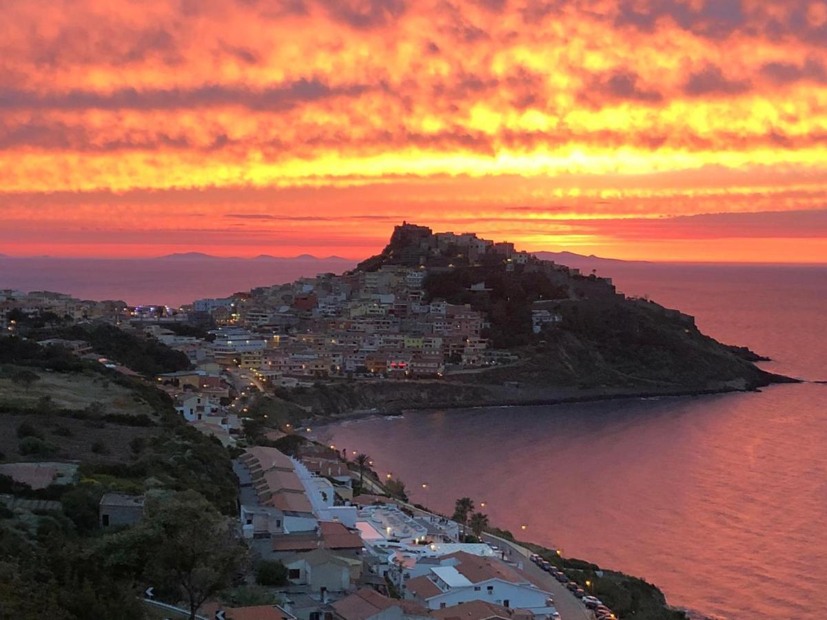 La Tartaruga Spiaggiata - Bilocale Centrale A Pochi Metri Dalla Spiaggia Castelsardo Exterior photo